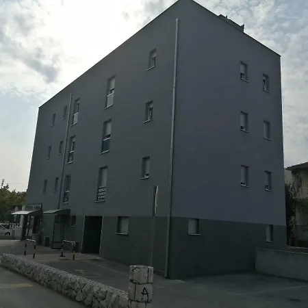 Mel Apartment